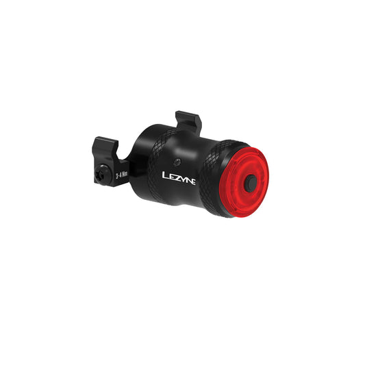 Baklampa Lezyne Saddle Drive 250 i trekvartsvy, svart hölje och röd lins.