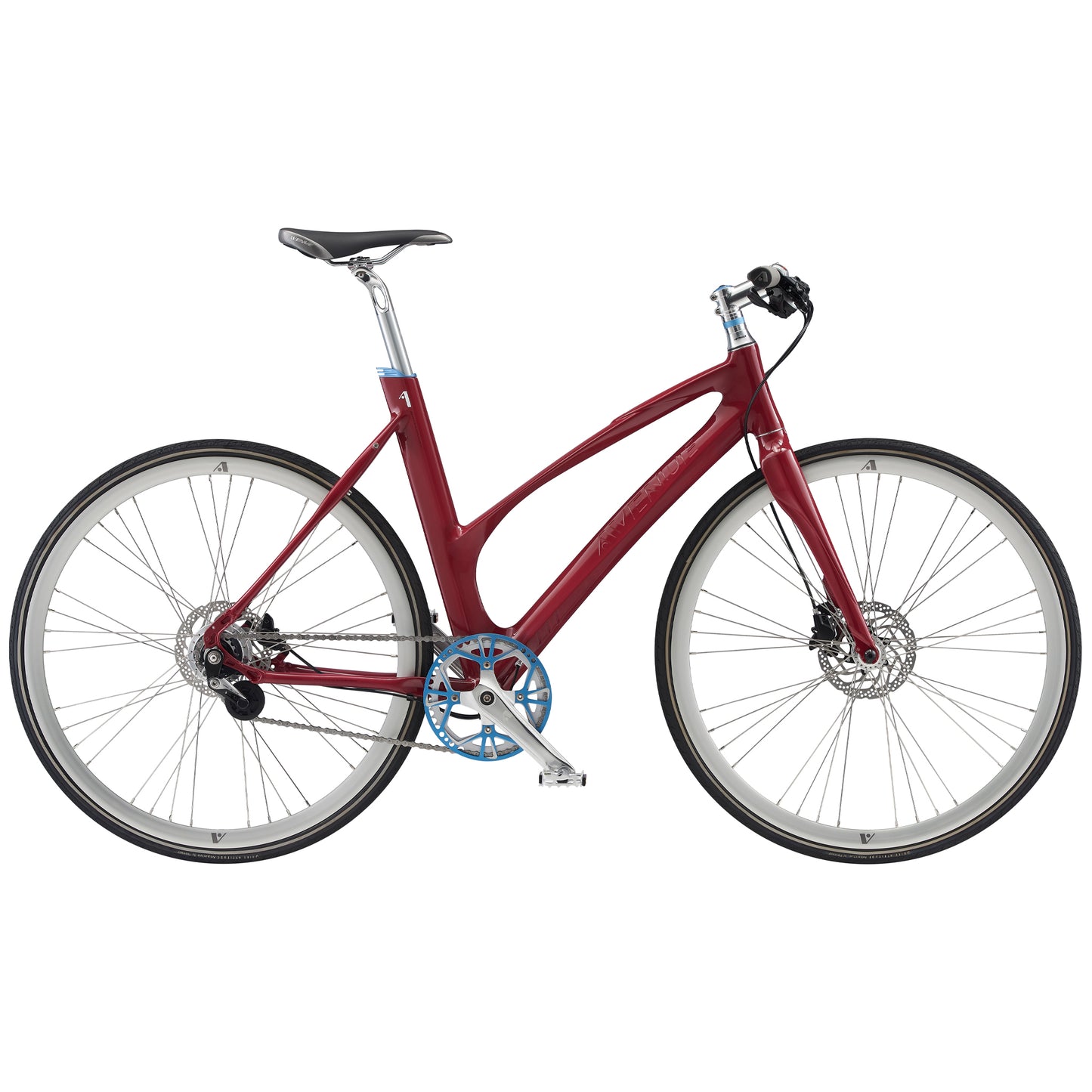 Cykel med röd ram, ljusa fälgar och skivbroms.