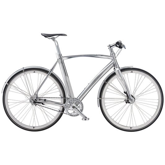 Silverfärgad cykel med rak ram, svart sadel och dubbla fälgar, sidovy.