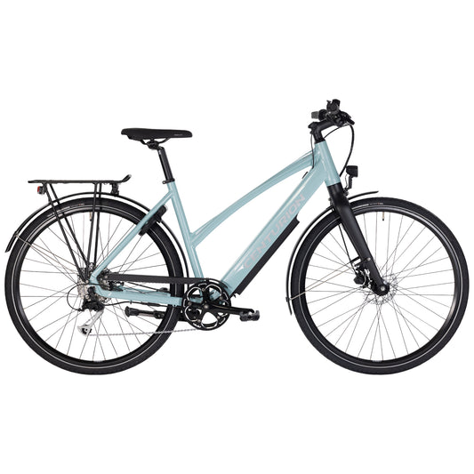 Cykel med ljusblå ram och svarta hjul, sidovy med styre och sadel