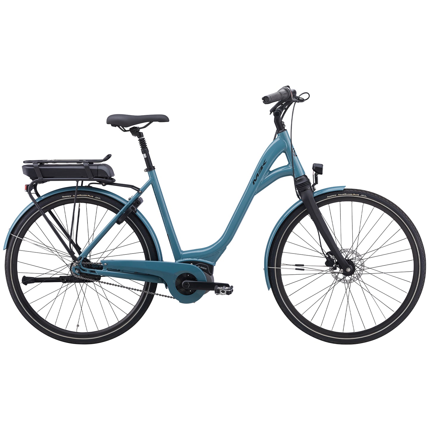 Elcykel i ljusblå med pakethållare, stänkskärmar och framstrålkastare